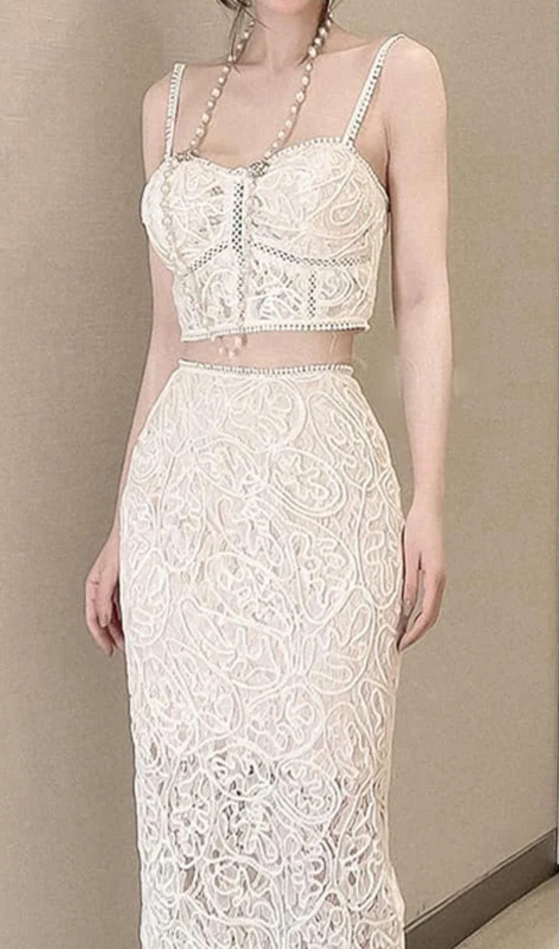 WHITE LACE TOPS FLOWER HOLLOW SKIRTS SUITS