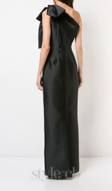 ONE-SHOULDER BOW MAXI DRESS IN BLACK