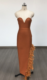 OSTRICH FEATHER BANDAGE DRESS WITH V-NECKLINE IN BROWN
