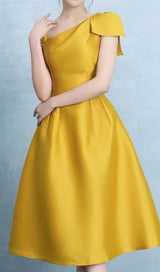 YELLOW ASYMMETRIC SHOULDER DIAGONAL COLLAR TEMPERAMENT FRENCH DRESS