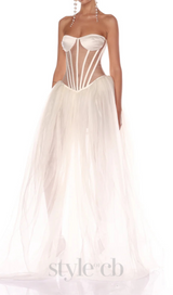 ODILE STRAPLESS GOWN IN WHITE