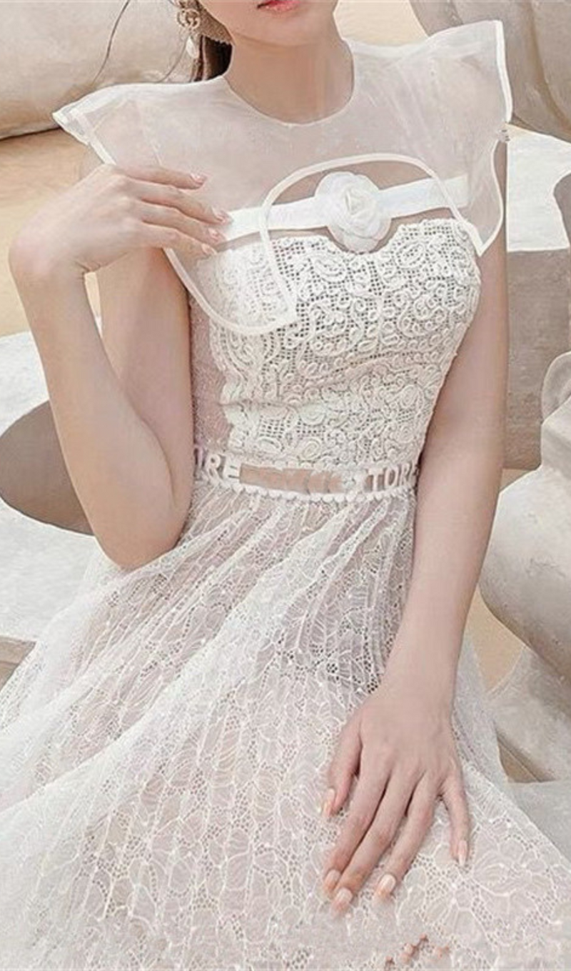 CREW NECK PLAIN PLEATED FLOWER LACE MIDI DRESS