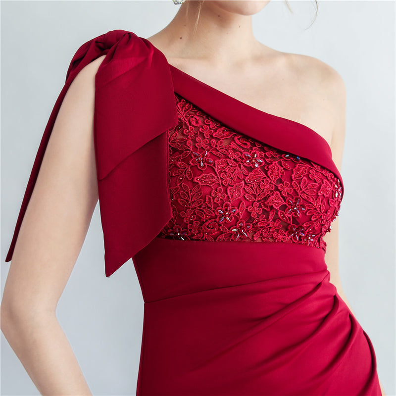 One-Shoulder embroidery High Slit Dress in red