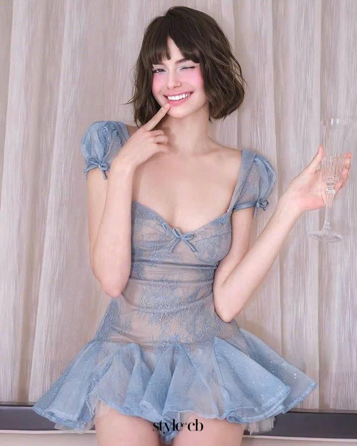 Lace embroidery puffy mini dress in blue