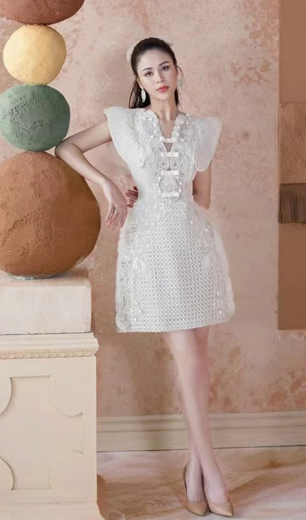 LACE WAIST-TIGHTENING MIDI DRESS IN WHITE DRESS STYLE OF CB 