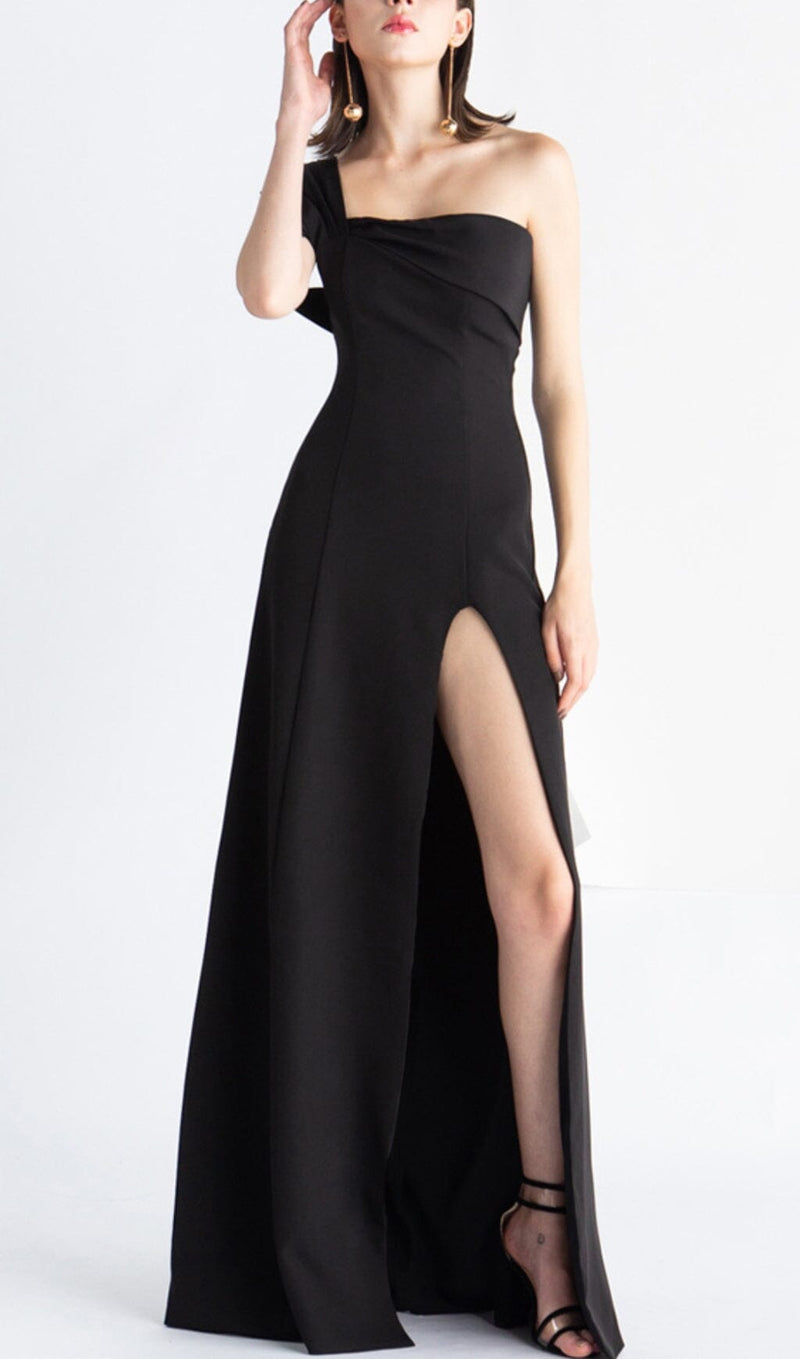 ONE-SHOULDER MOP DRESS IN BLACK styleofcb 