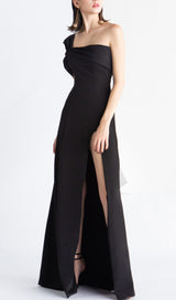 ONE-SHOULDER MOP DRESS IN BLACK styleofcb 