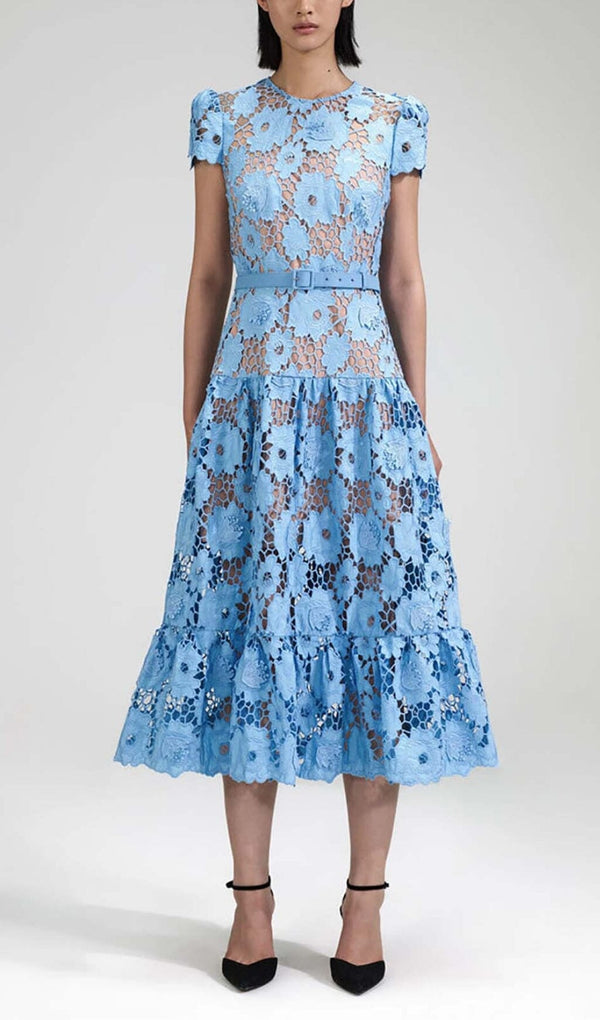 APPLIQUÉD FLORAL LACE MIDI DRESS IN BLUE DRESS STYLE OF CB 