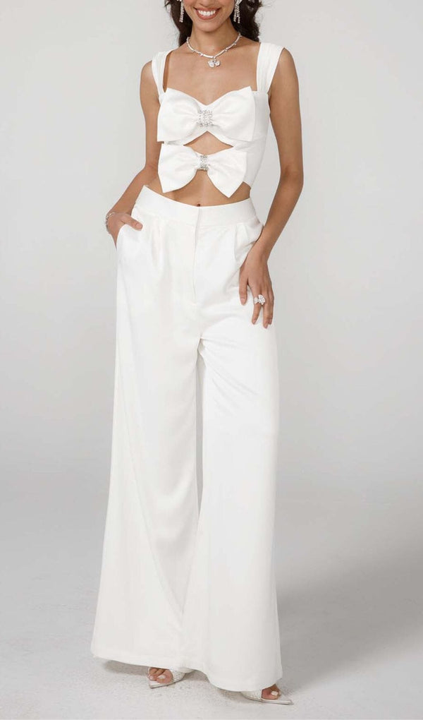 BOW-EMBELLISHED TWO-PIECE SUIT IN WHITE DRESS STYLE OF CB 