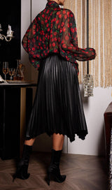LEATHER PLEATED SKIRT IN BLACK