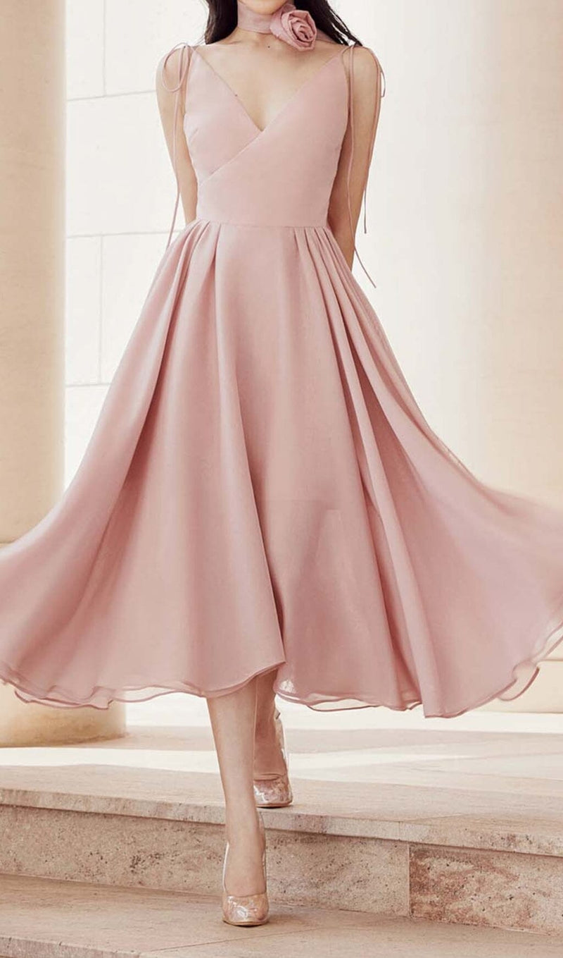 PLEATED FLARE BOTTOMING MIDI DRESS IN PINK DRESS STYLE OF CB 