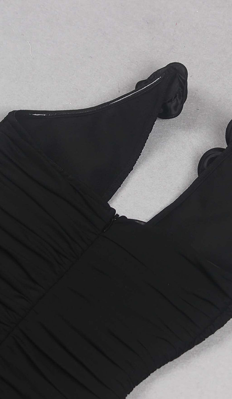 PLUNGING HALTER NECKLINE MAXI DRESS IN BLACK DRESS STYLE OF CB 