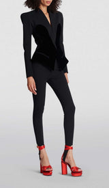 V NECK TWO POCKETS BLAZER IN BLACK DRESS STYLE OF CB 